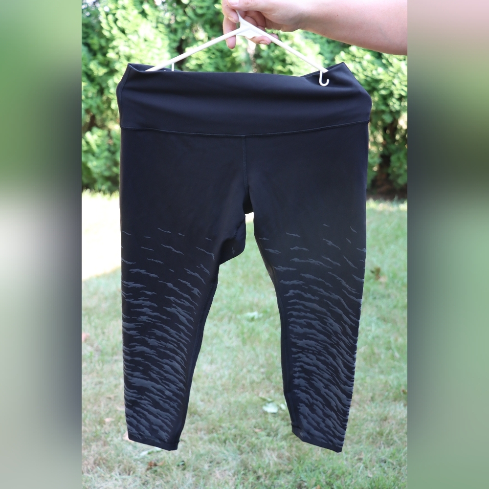 EUC Size 12 Lululemon Black Tiger WUNDER UNDER HR 25” Leggings Rare